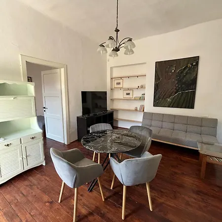 Ela Apartment